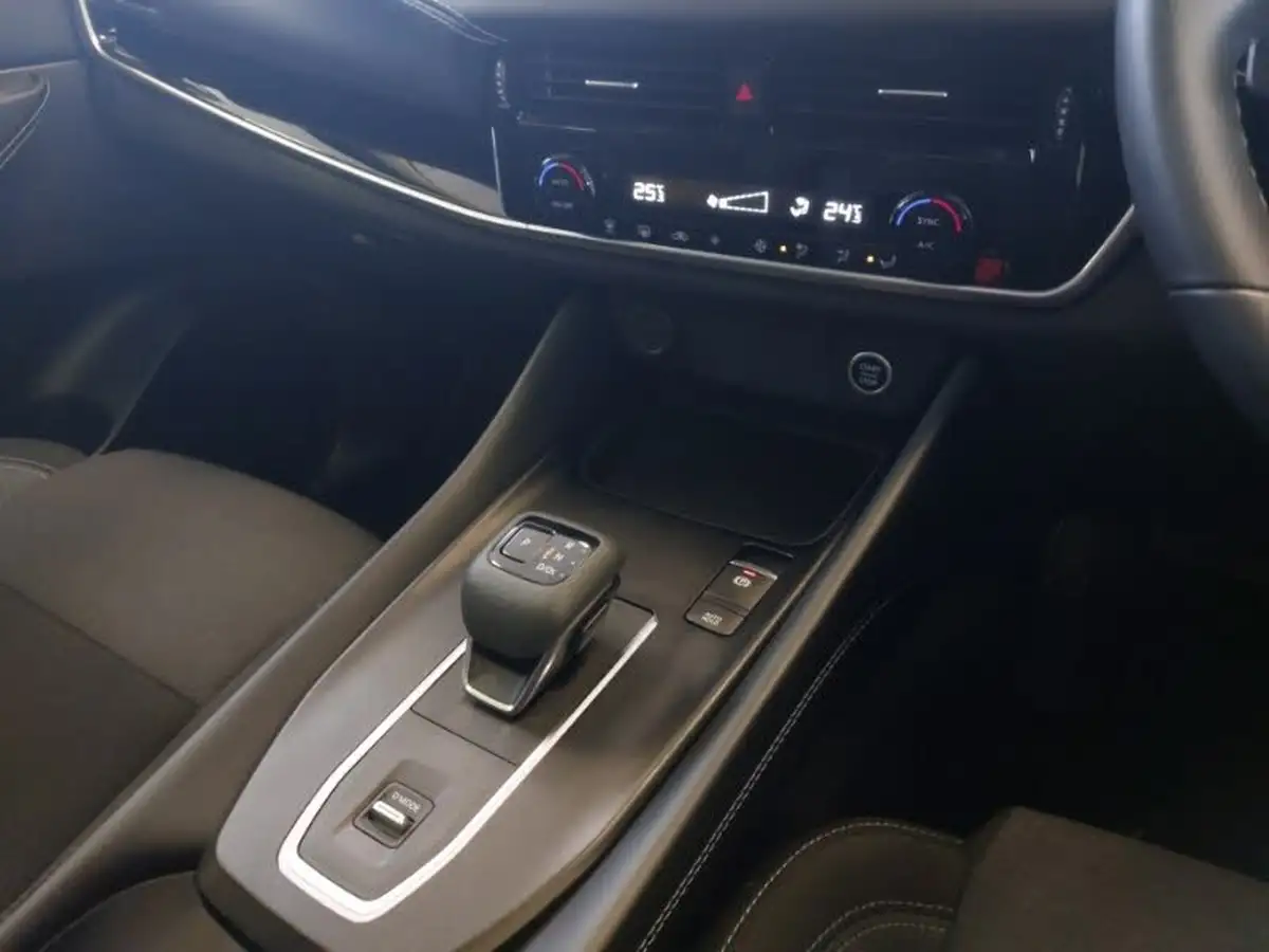 2023-nissan-qashqai-13-dig-t-n-connecta-160ps-auto-big-9