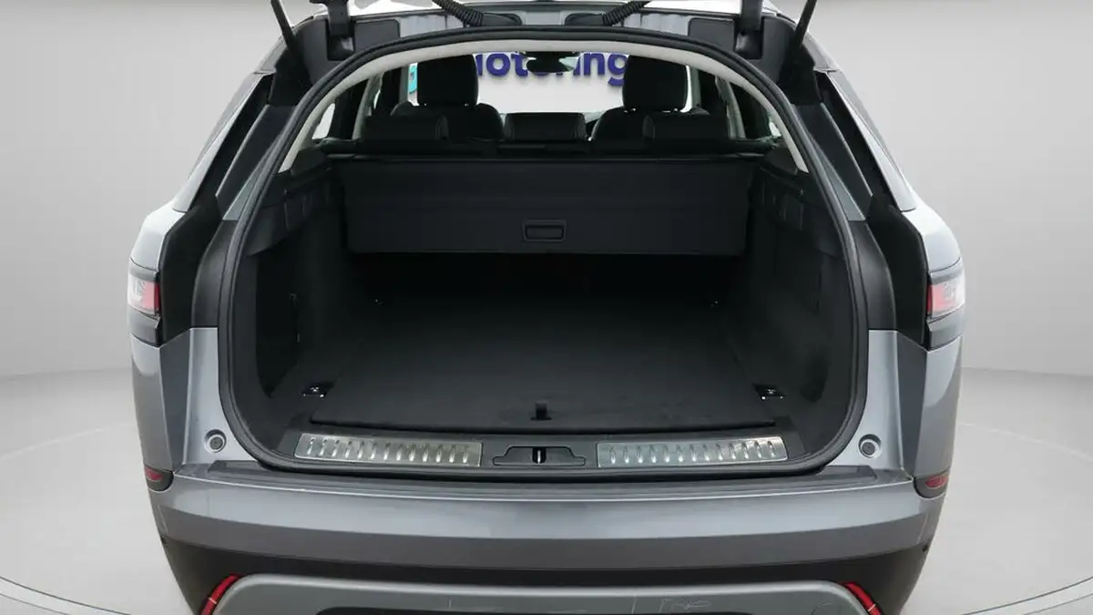 2022-land-rover-range-rover-velar-20-d200-velar-big-17