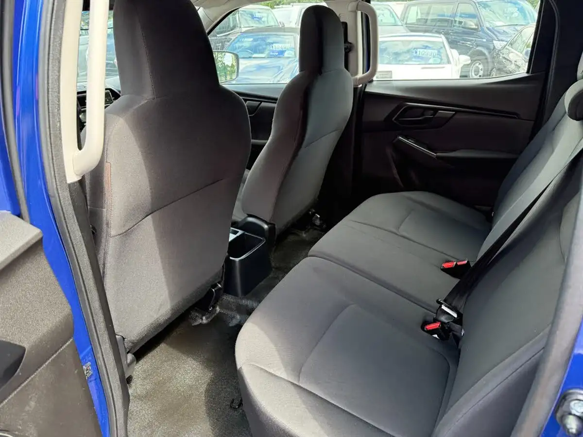 2021-isuzu-d-max-19td-utility-4x4-double-pickup-big-6