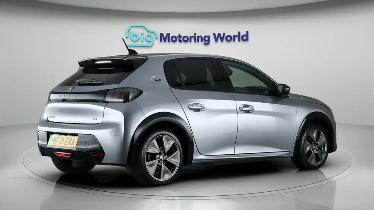 2021-peugeot-208-e-gt-50kwh-big-6