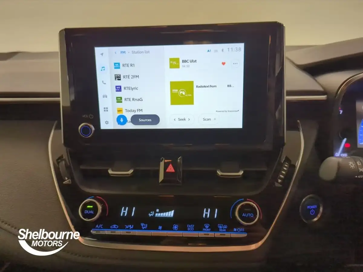 2022-toyota-corolla-18-vvt-i-icon-tech-saloon-4d-big-36
