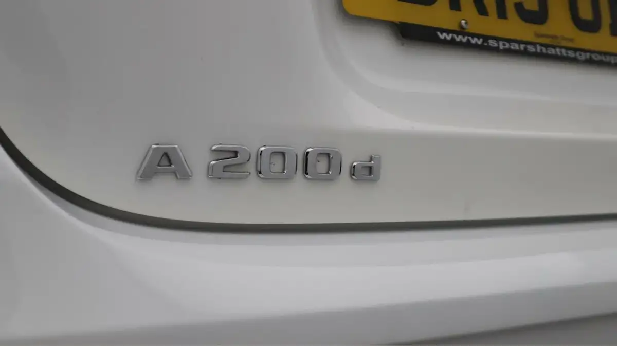 2019-mercedes-benz-a-class-20d-a200d-amg-line-premium-plus-hatchback-5d-big-21