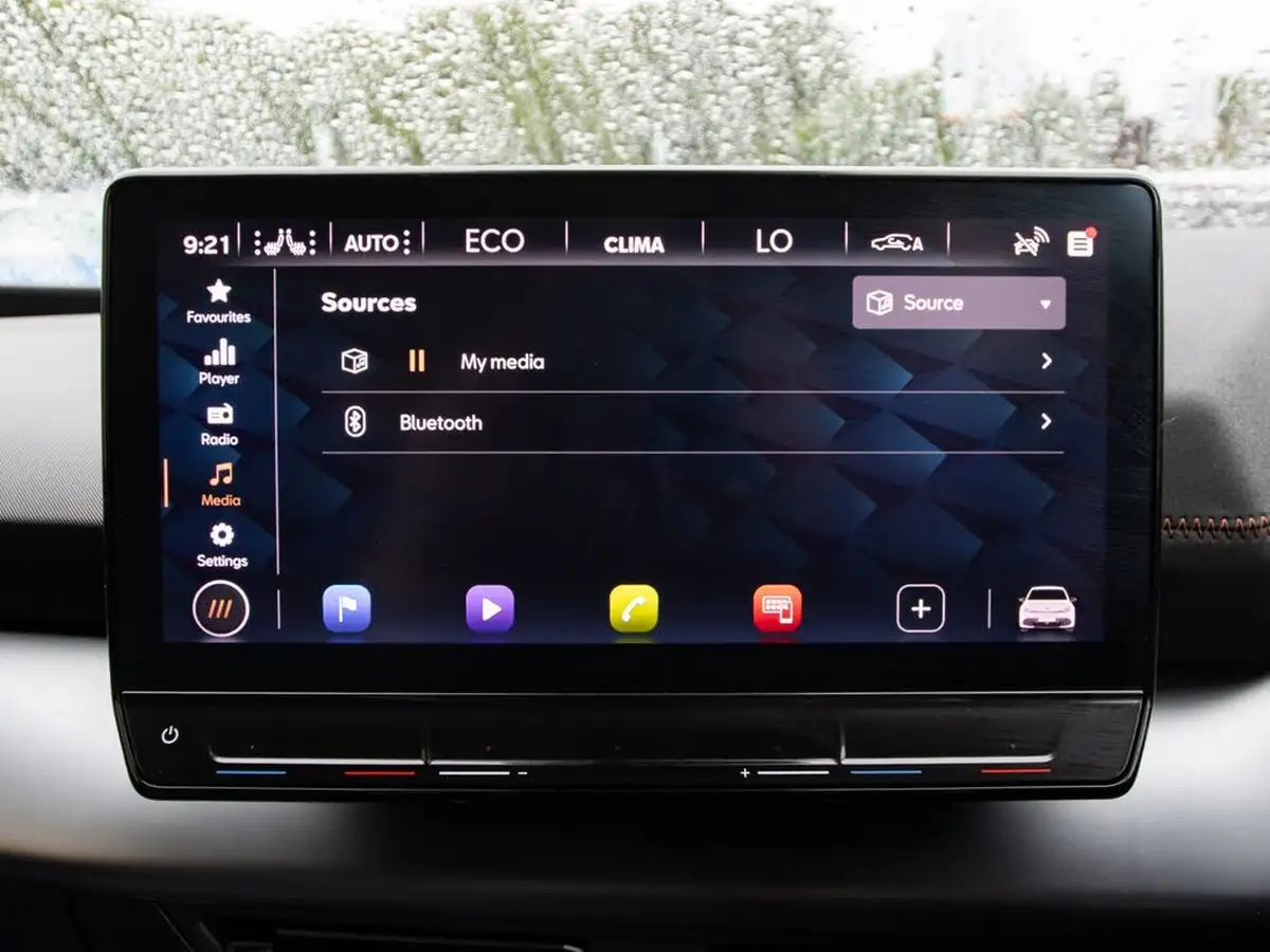2022-cupra-born-e-v3-204ps-58kwh-big-22