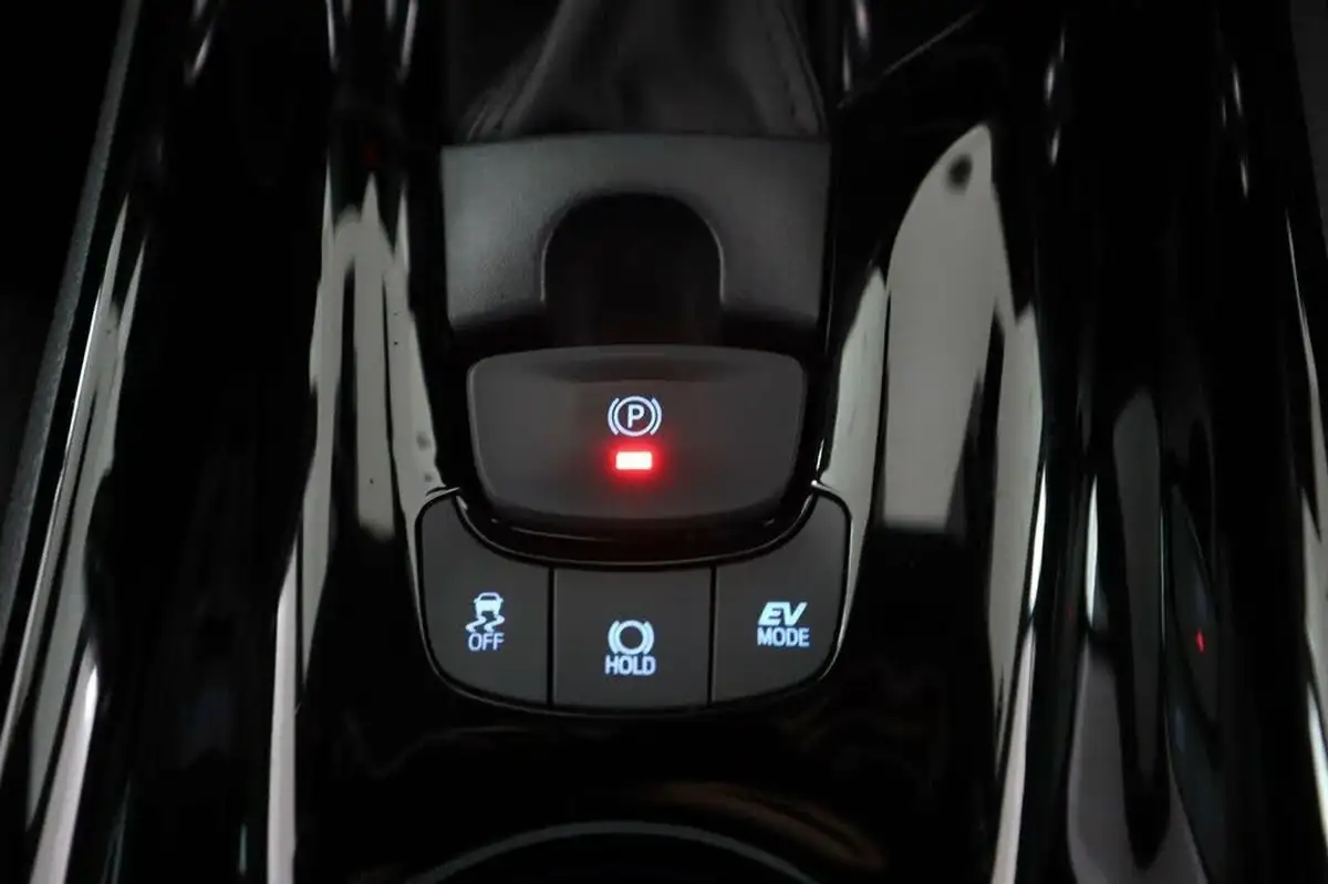2022-toyota-c-hr-18-vvt-i-design-big-19