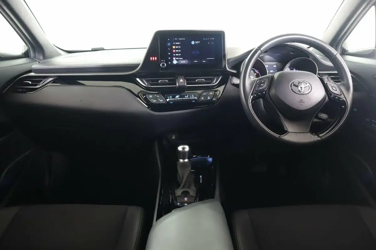2022-toyota-c-hr-18-vvt-i-design-big-47