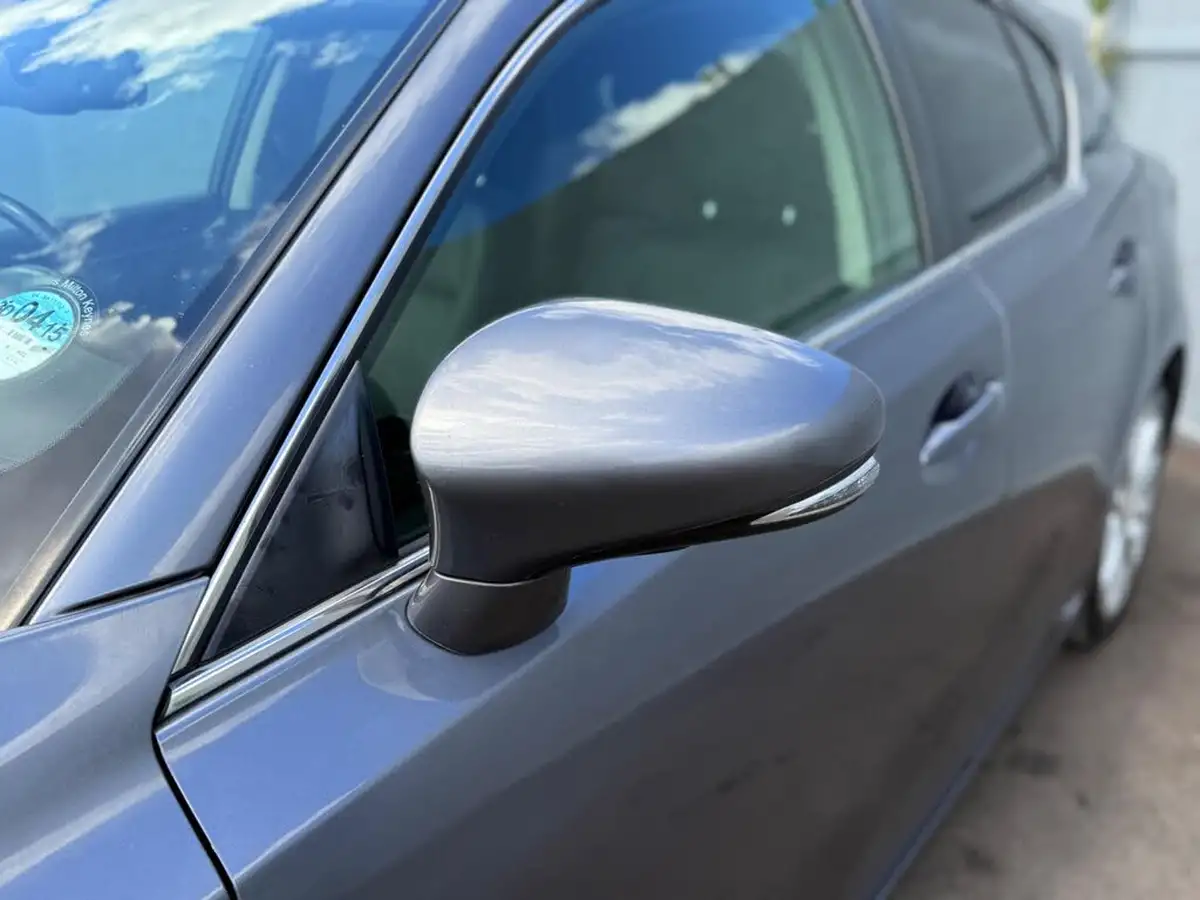 2013-lexus-ct-200h-18-premier-big-42
