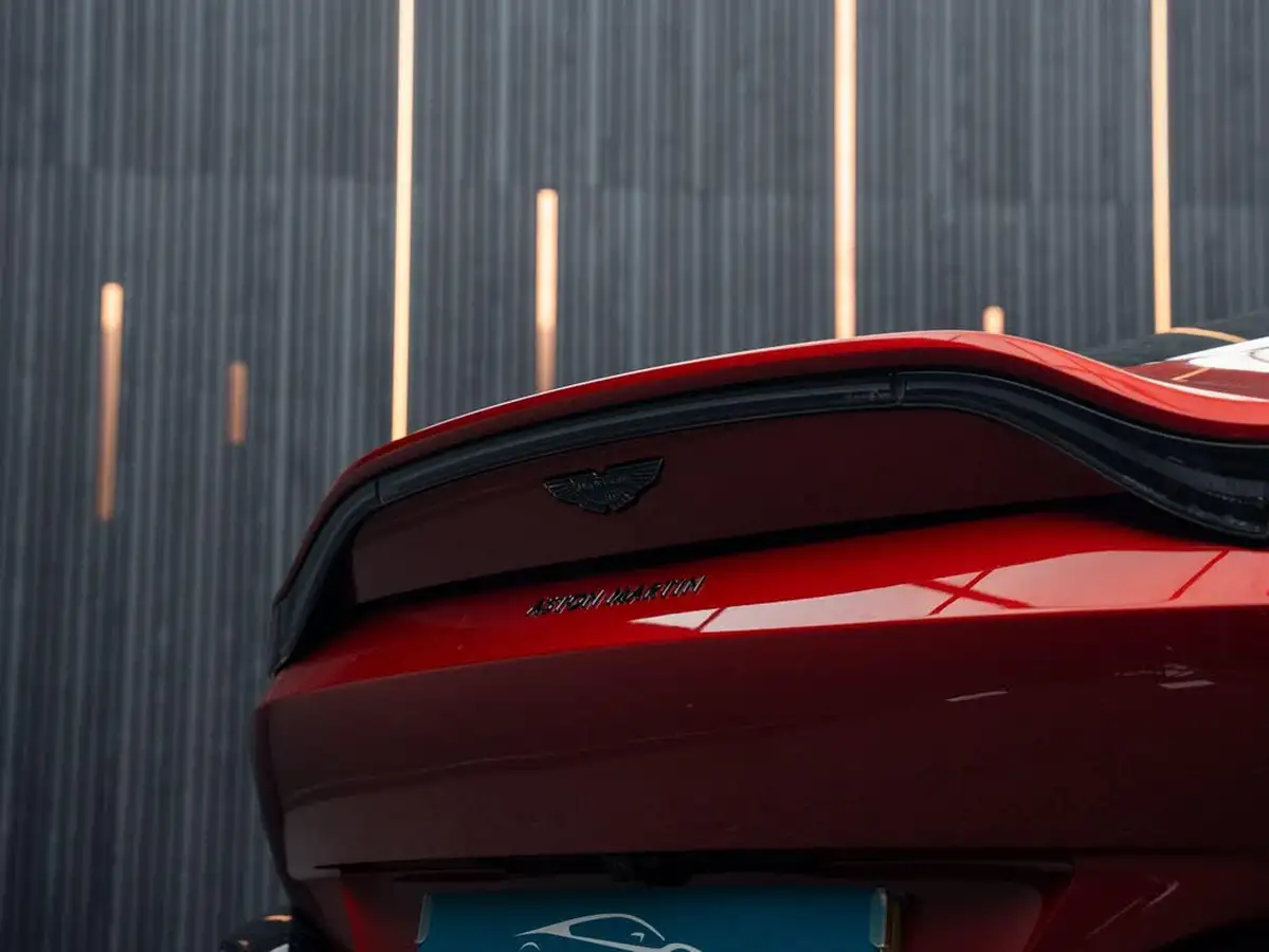 2019-aston-martin-vantage-40-v8-vantage-big-19