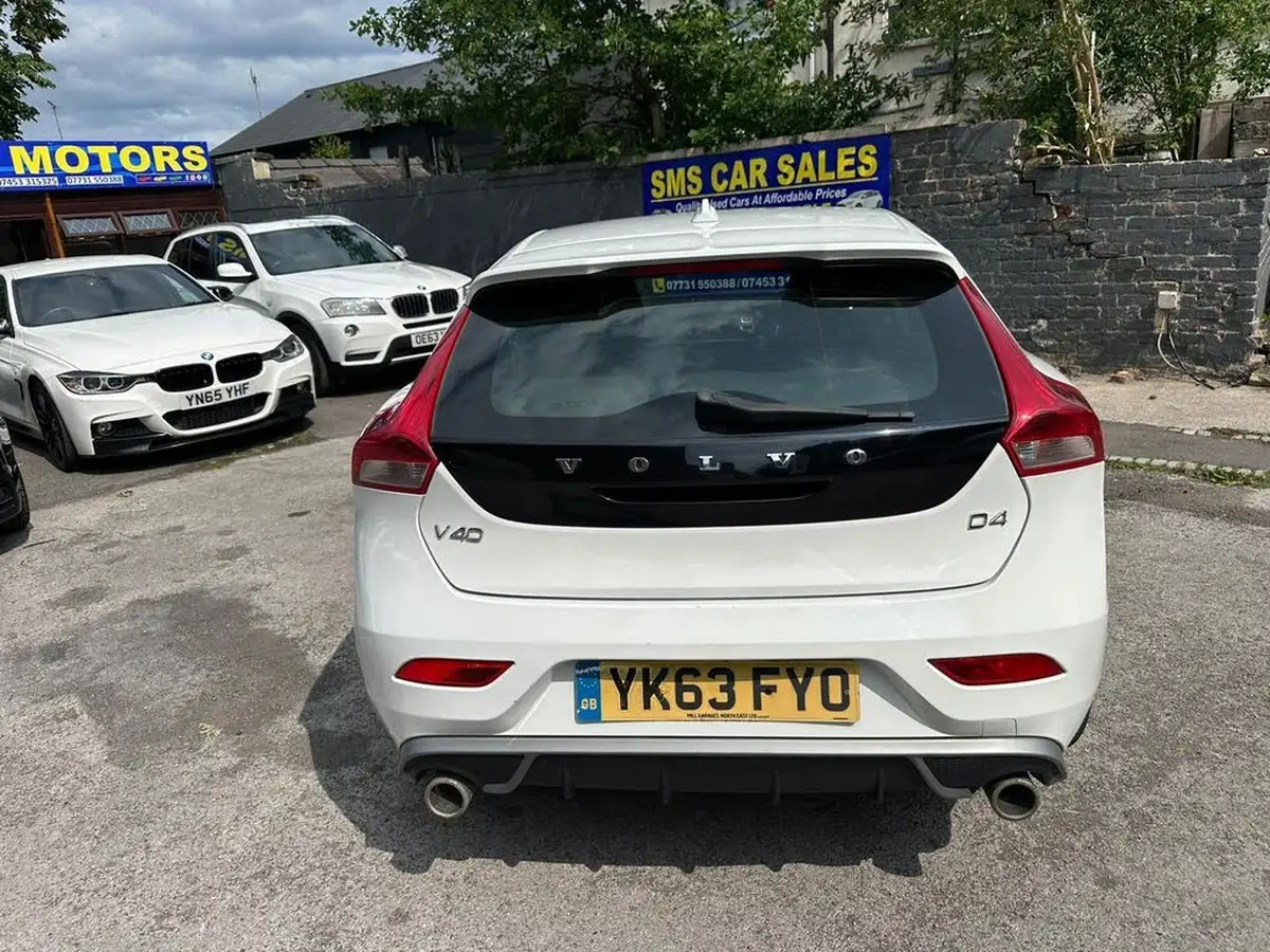 2013-volvo-v40-20td-d4-r-design-big-8