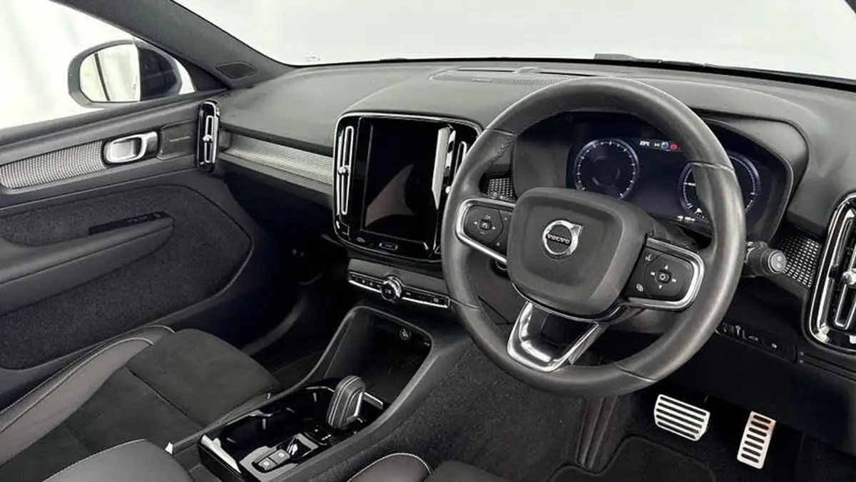 2022-volvo-xc40-15-t5-r-design-pro-big-5