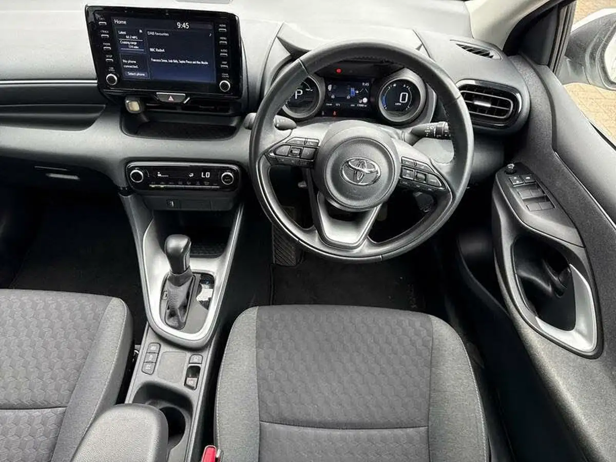 2022-toyota-yaris-15-vvt-i-design-big-11
