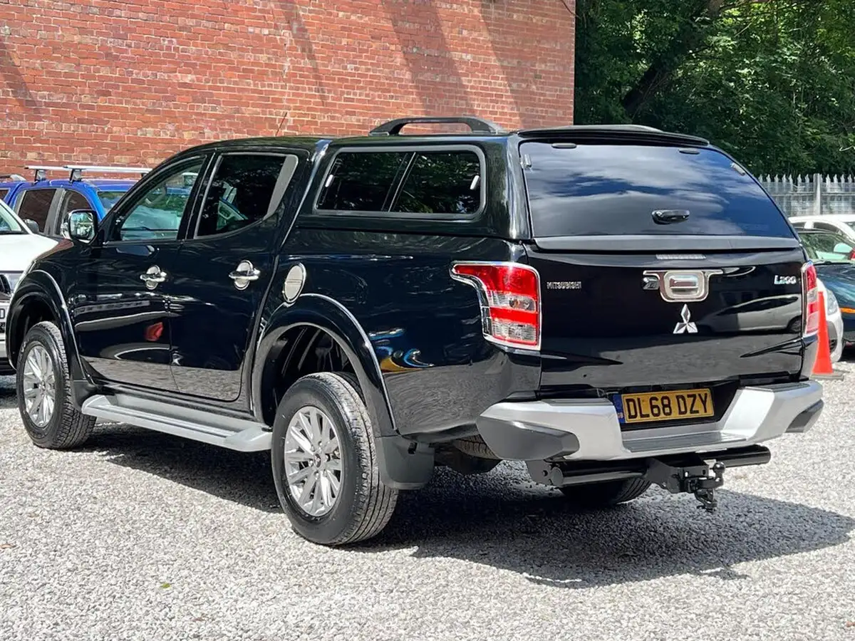2018-mitsubishi-l200-24di-d-barbarian-eu6b-auto-big-7