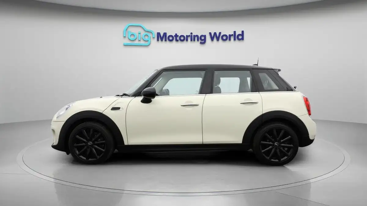 2017-mini-cooper-15-cooper-ss-hatchback-5d-big-4