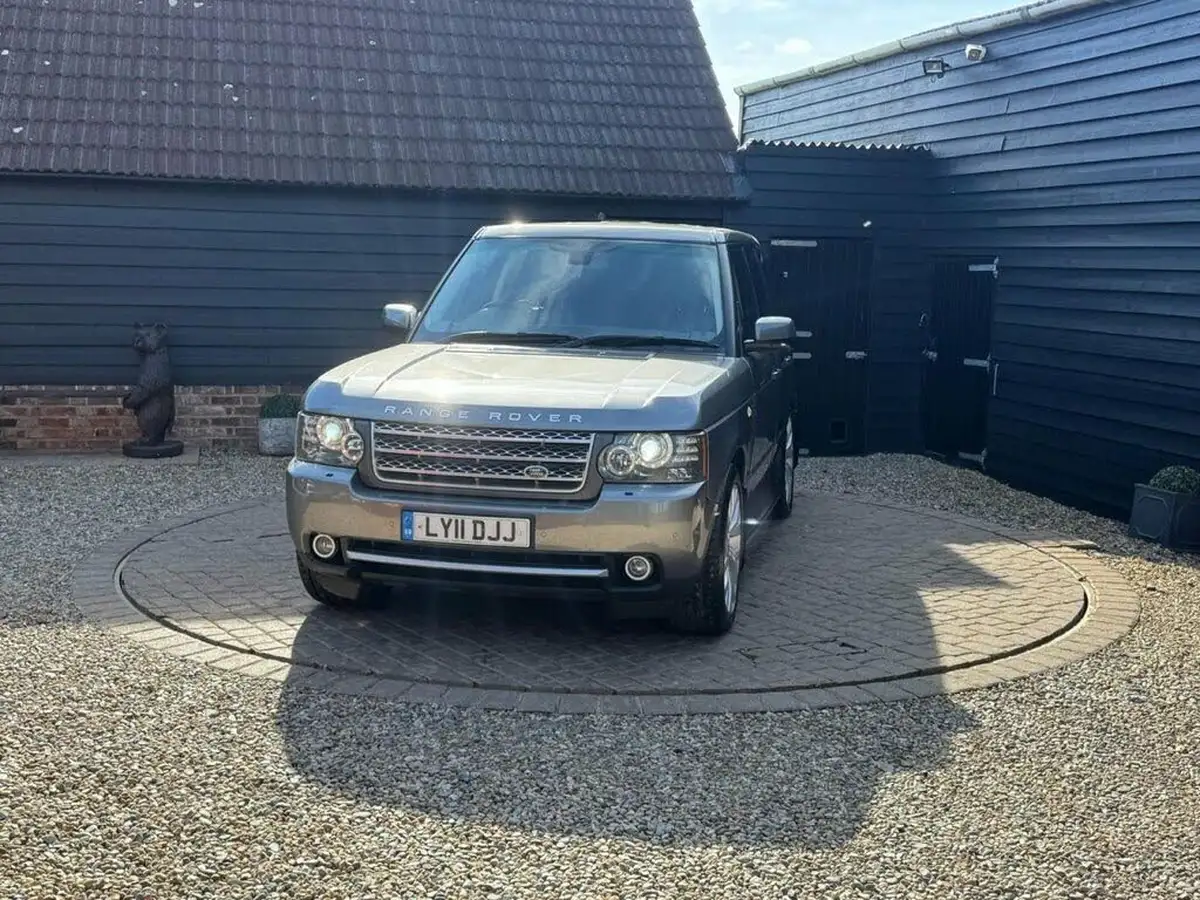 2011-land-rover-range-rover-44td-vogue-big-24