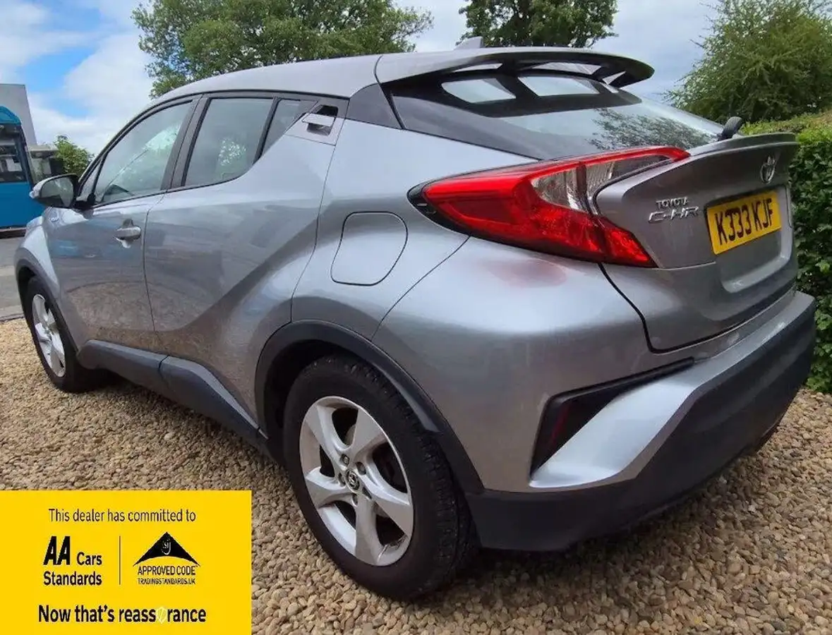 2017-toyota-c-hr-18-vvt-i-icon-tech-pack-big-2