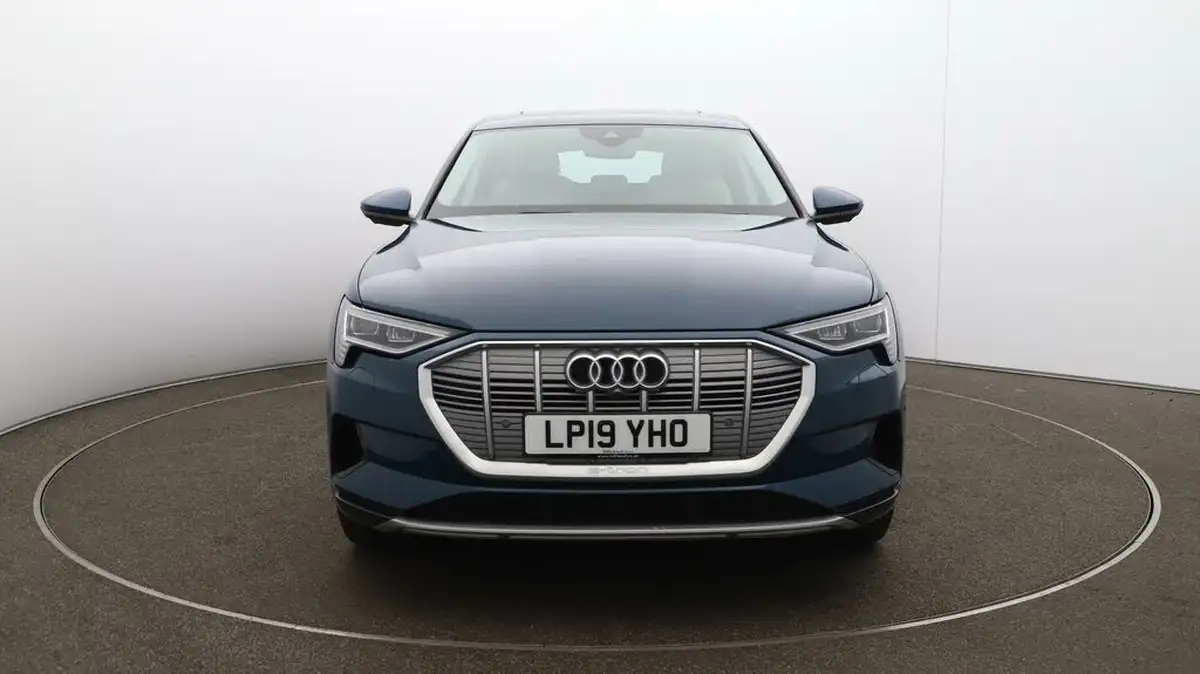 2019-audi-e-tron-55e-big-35