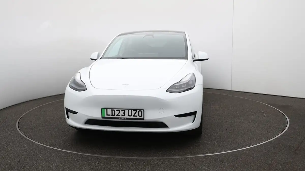 2023-tesla-model-y-e-rwd-big-38