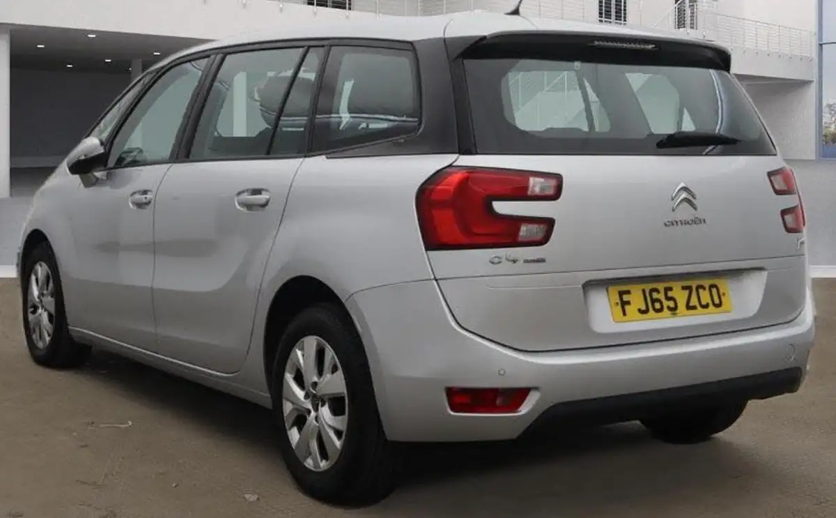 2015-citroen-grand-c4-picasso-16bluehdi-exclusive-eat6-big-3