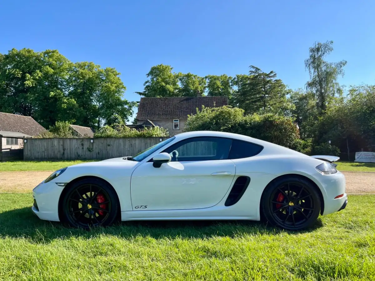 2018-porsche-cayman-718-25-cayman-gts-ss-pdk-big-11