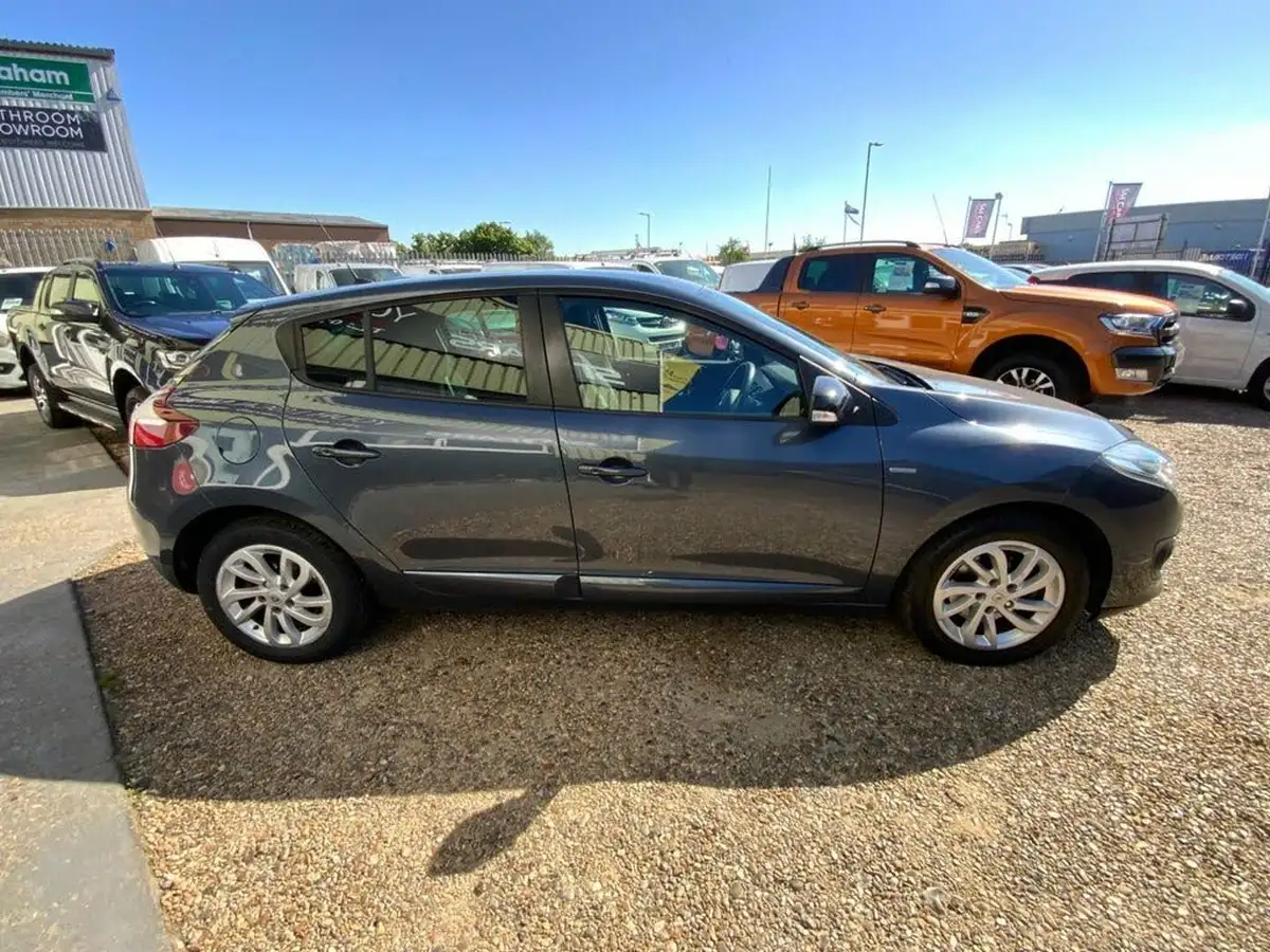 2016-renault-megane-15dci-limited-nav-hatchback-5d-edc-auto-big-9