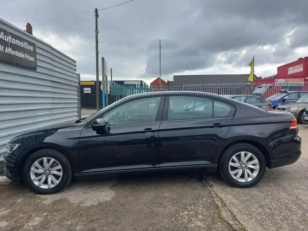 2015-volkswagen-passat-16tdi-bmtss-saloon-4d-big-3