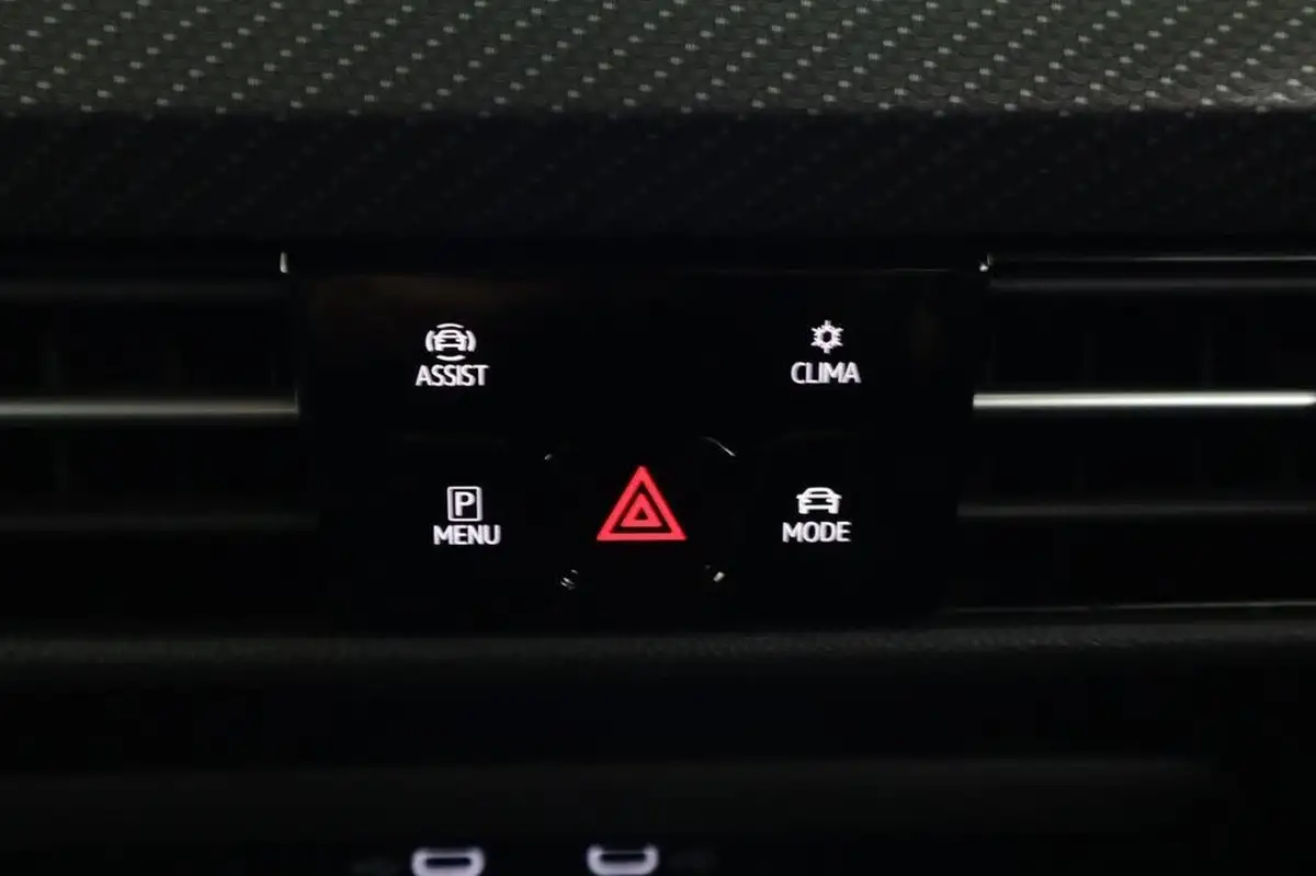 2022-volkswagen-golf-20-tsi-r-320ps-hatchback-big-54