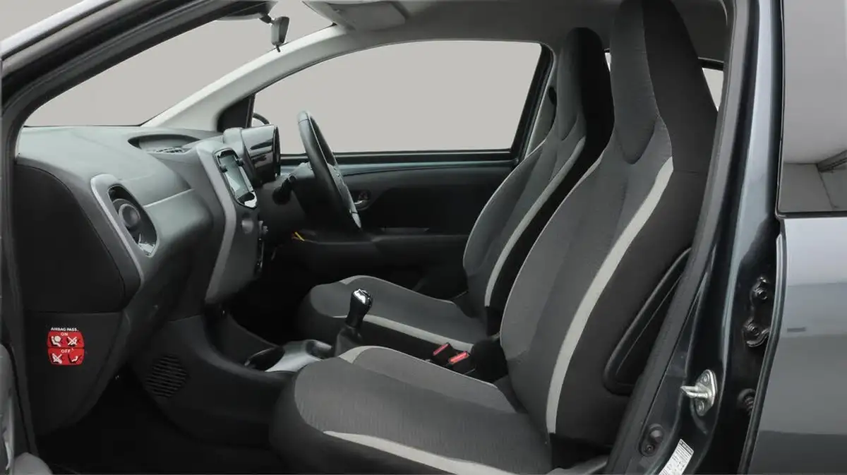 2020-toyota-aygo-10-vvt-i-x-play-tss-big-14