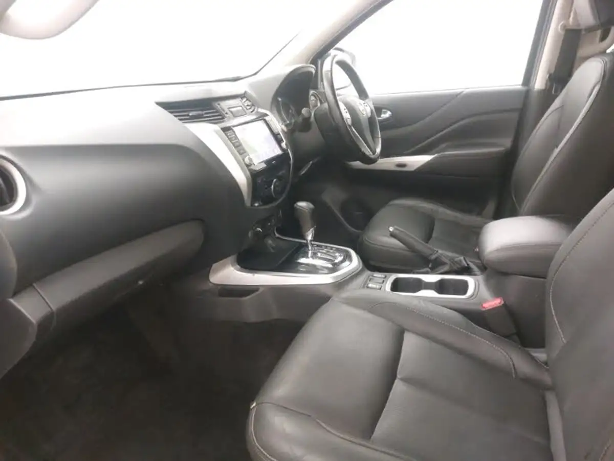 2021-nissan-navara-23dci-tt-tekna-8-navileather-auto-big-4