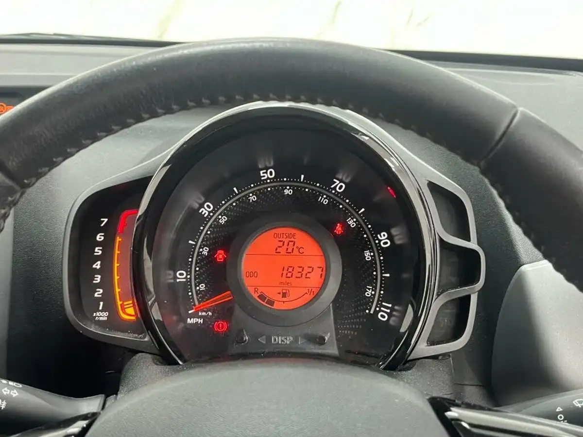 2020-toyota-aygo-10-vvt-i-x-play-big-21