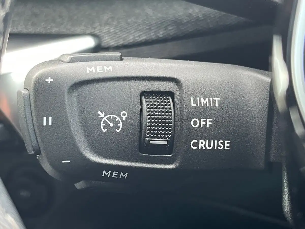 2023-peugeot-3008-suv-12-puretech-allure-premium-eat8-big-26