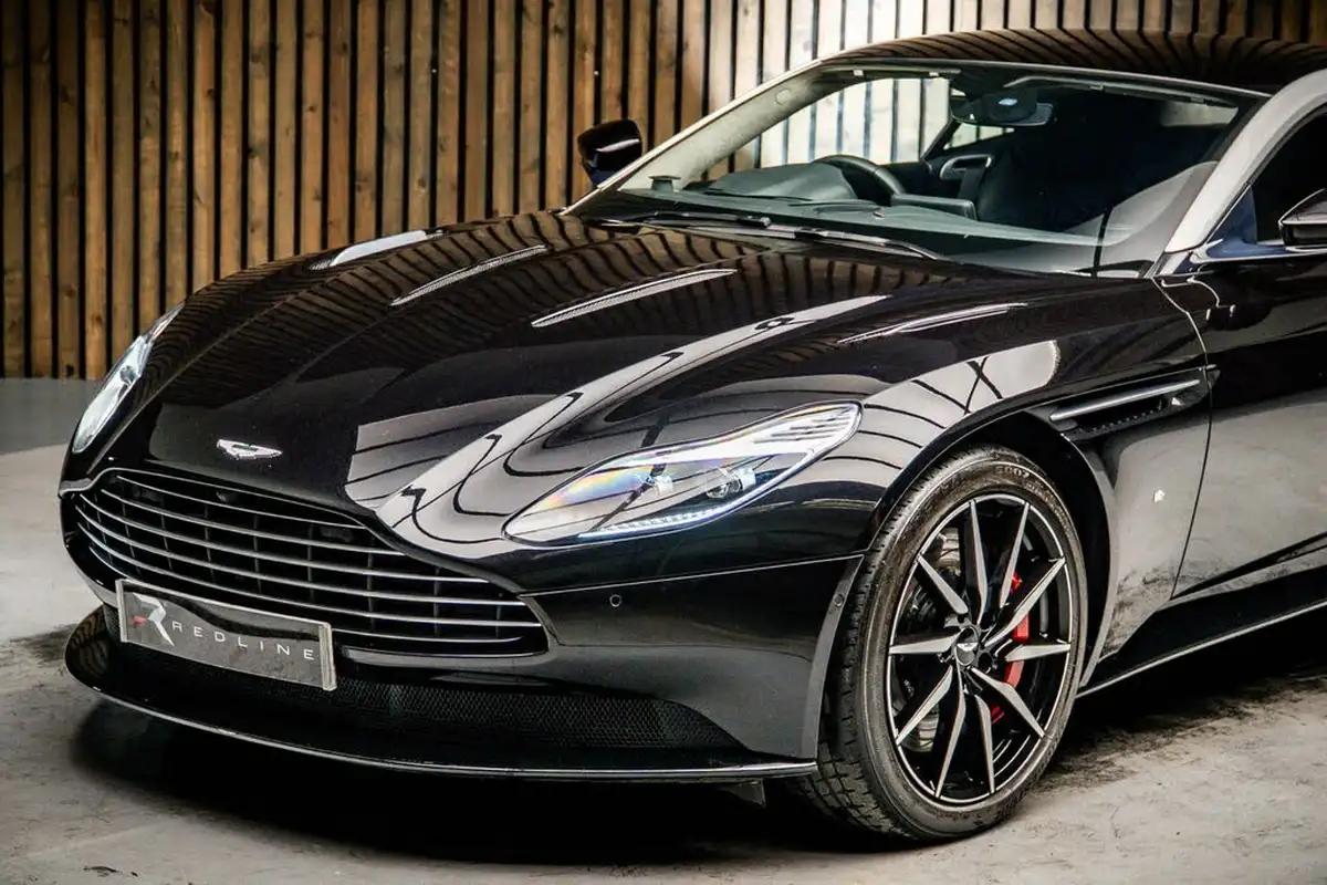2017-aston-martin-db11-52-v12-launch-edition-big-13