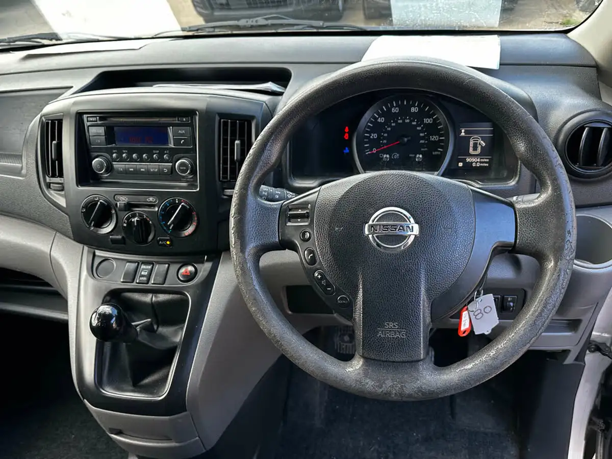 2011-nissan-nv200-15td-se-85bhp-panel-van-big-17