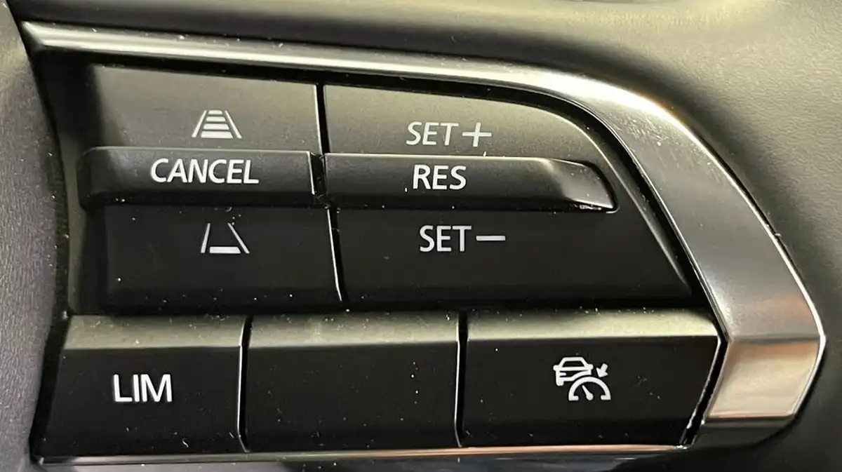 2025-mazda-cx-30-25-e-skyactiv-g-exclusive-line-big-15
