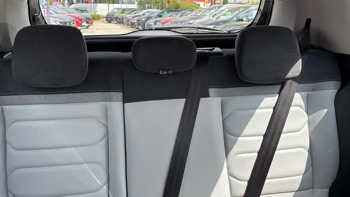 2023-citroen-c3-12-puretech-elle-83ps-ss-big-24