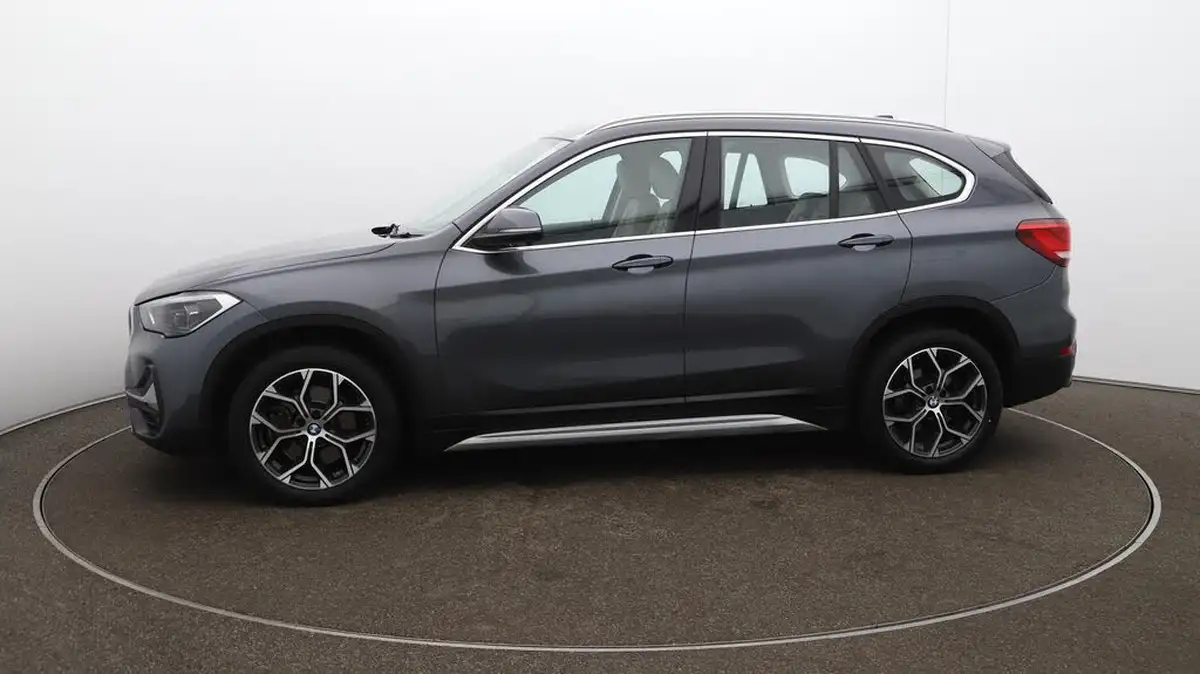 2020-bmw-x1-20-sdrive-20i-xline-big-65