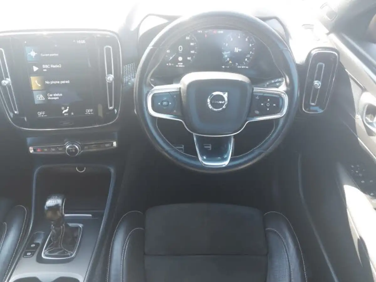 2020-volvo-xc40-15-t3-r-design-big-6
