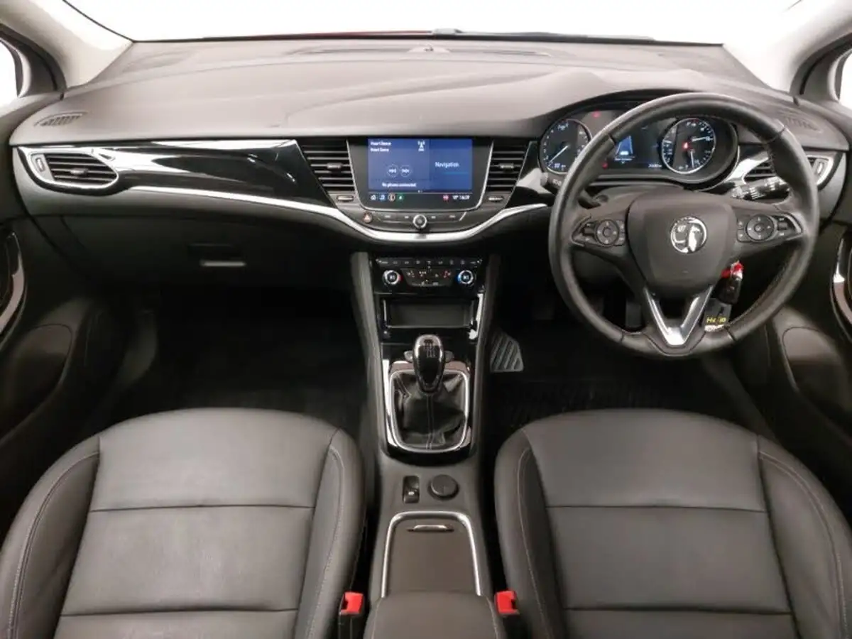 2020-vauxhall-astra-12-turbo-elite-nav-big-2