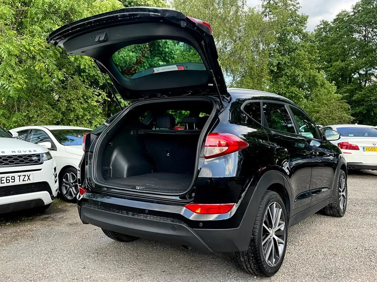 2018-hyundai-tucson-17crdi-blue-drive-go-se-141ps-dct-big-24