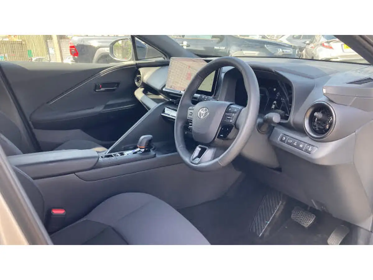 2024-toyota-c-hr-20-vvt-i-design-220bhp-plug-in-big-10