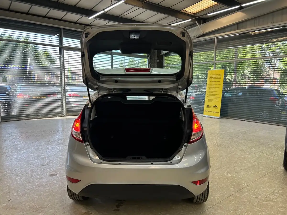 2014-ford-fiesta-10-zetec-100ps-ecoboost-ss-5d-big-8