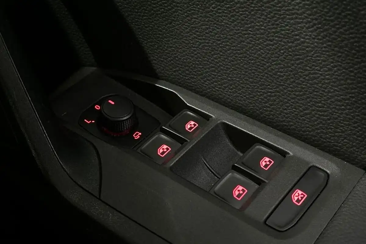 2020-seat-arona-15-tsi-evo-fr-sport-big-23