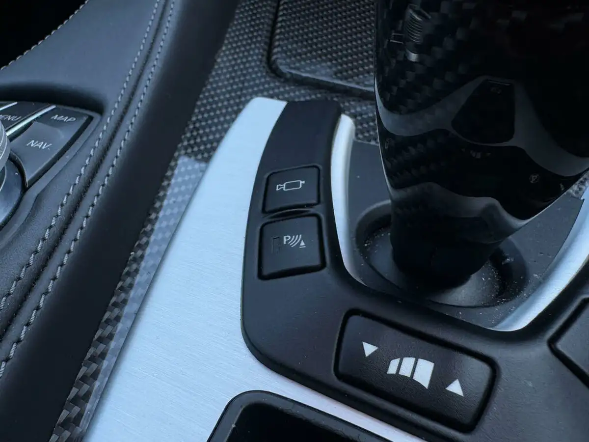 2018-bmw-6-series-44-m6-gran-coupe-4d-big-32