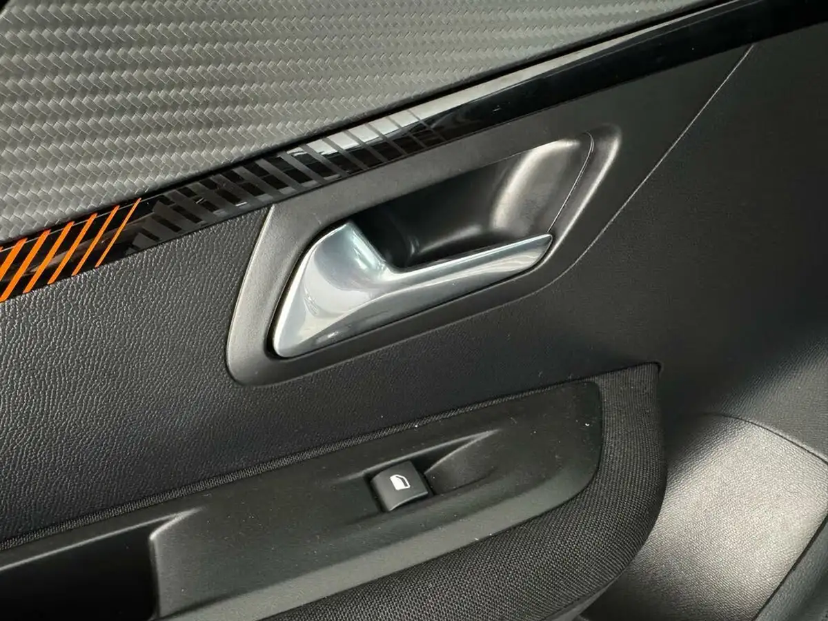 2023-peugeot-208-12-puretech-active-premium-100ps-eat8-big-20