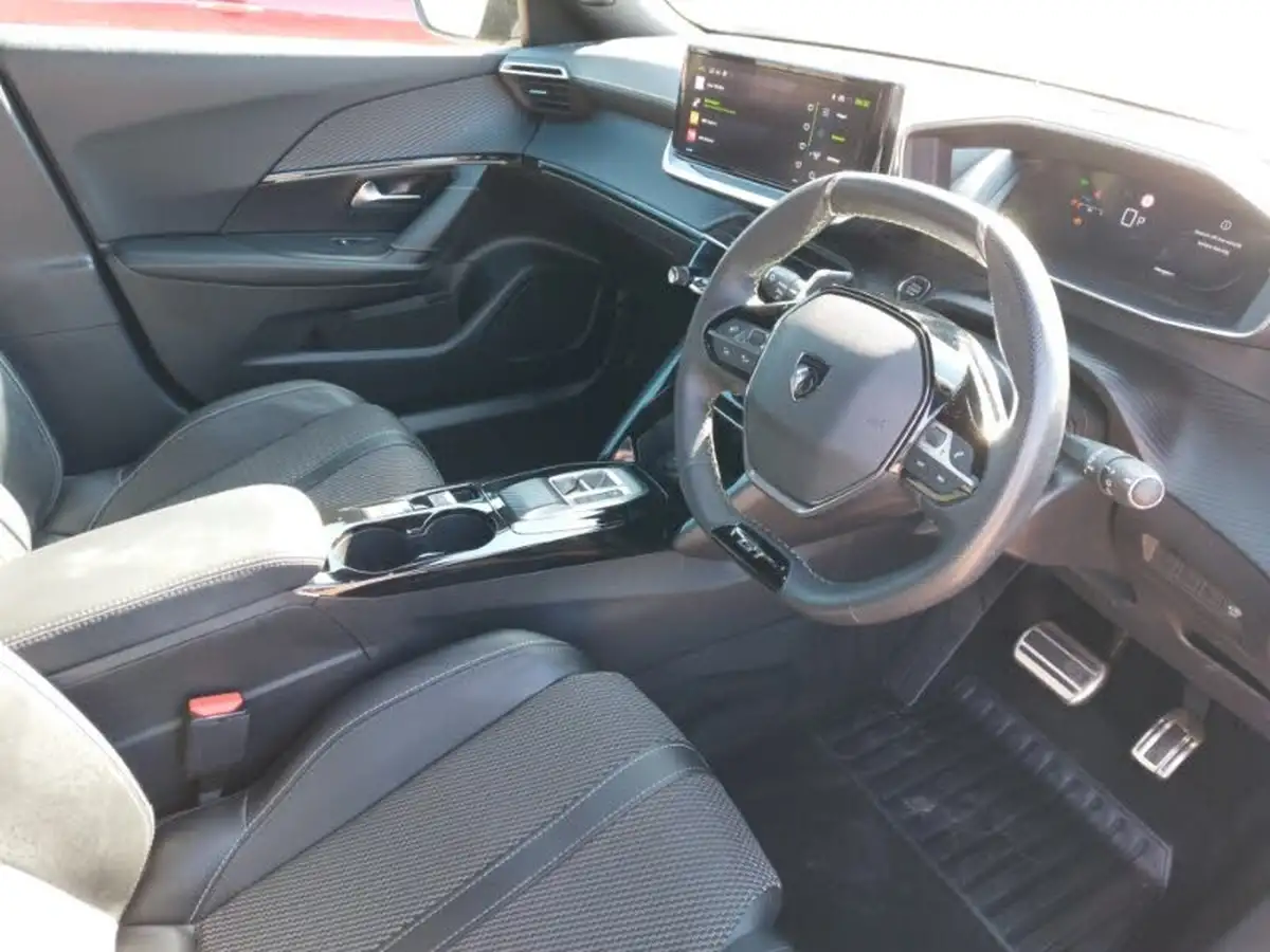 2023-peugeot-2008-suv-big-11