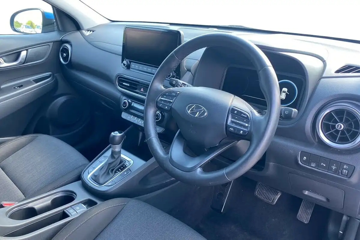 2022-hyundai-kona-16-gdi-premium-big-10