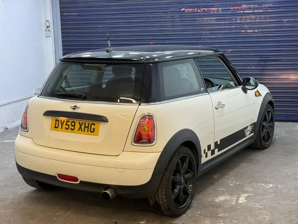 2009-mini-cooper-14-first-75bhp-big-22