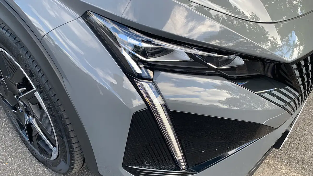 2024-peugeot-408-12-puretech-gt-130ps-ss-eat8-big-46