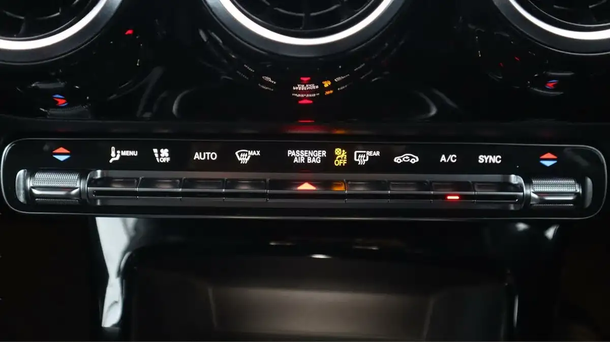 2021-mercedes-benz-a-class-13-a180-amg-line-hatchback-5d-big-11