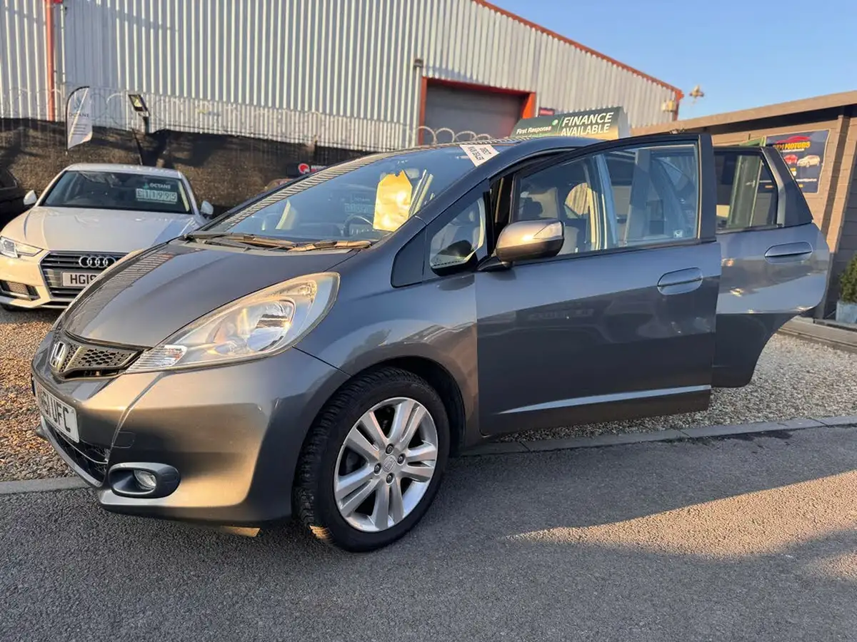 2011-honda-jazz-14-ex-big-42