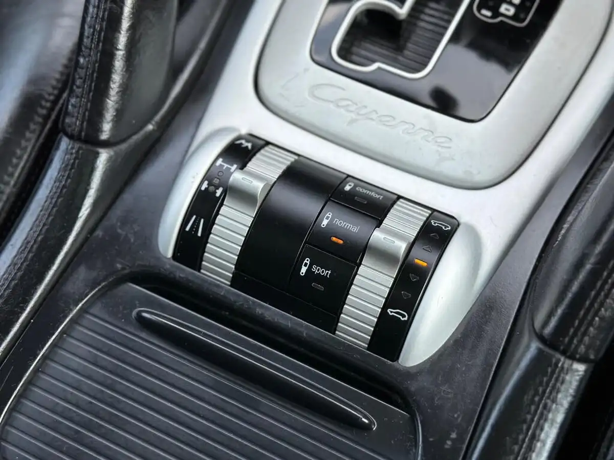 2004-porsche-cayenne-45-turbo-big-16