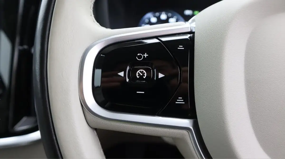 2020-volvo-v60-20td-d4-cross-country-plus-big-22